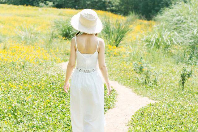 女性|心理学：一个人对服装颜色和服饰的偏好，往往可以推测其心理