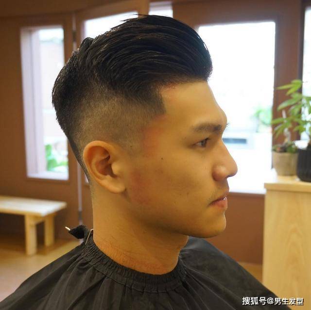 寸头|男生别再沉迷“寸头”发型了，今年夏天剪这4款发型，是真的帅