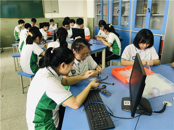 消息资讯|成都十七中：以丰富多元的课程设置培育创新人才