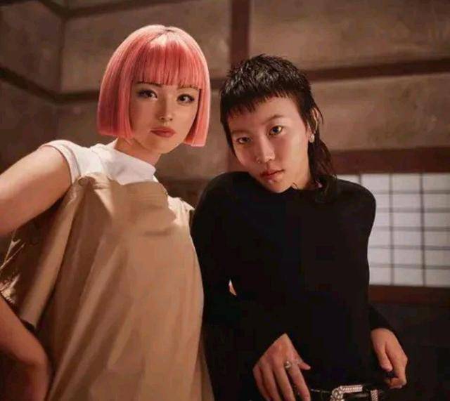 杂志|当网红拍COS上杂志，这个日本知名博主不是人，她是个不存在的女孩