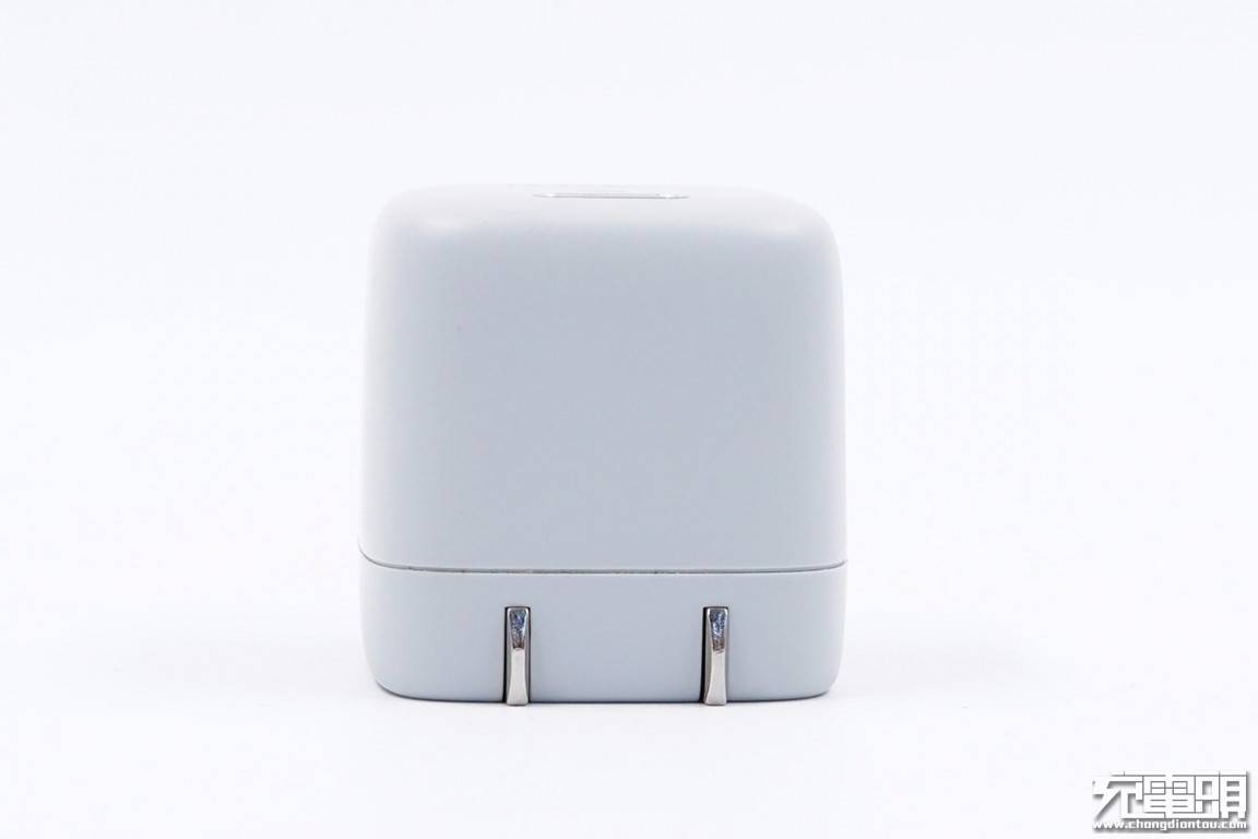 测评盘点|什么是小冰块？UIBI柚比 18W PD充电器评测