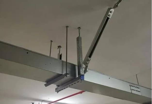 抗震支吊架与装配式成品支架在外形上极为相似,但是确有所不同,在于