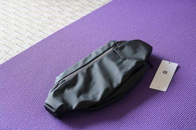 运动|小米多功能运动休闲胸包，这是一款能告别到处翻找物品的烦恼包包