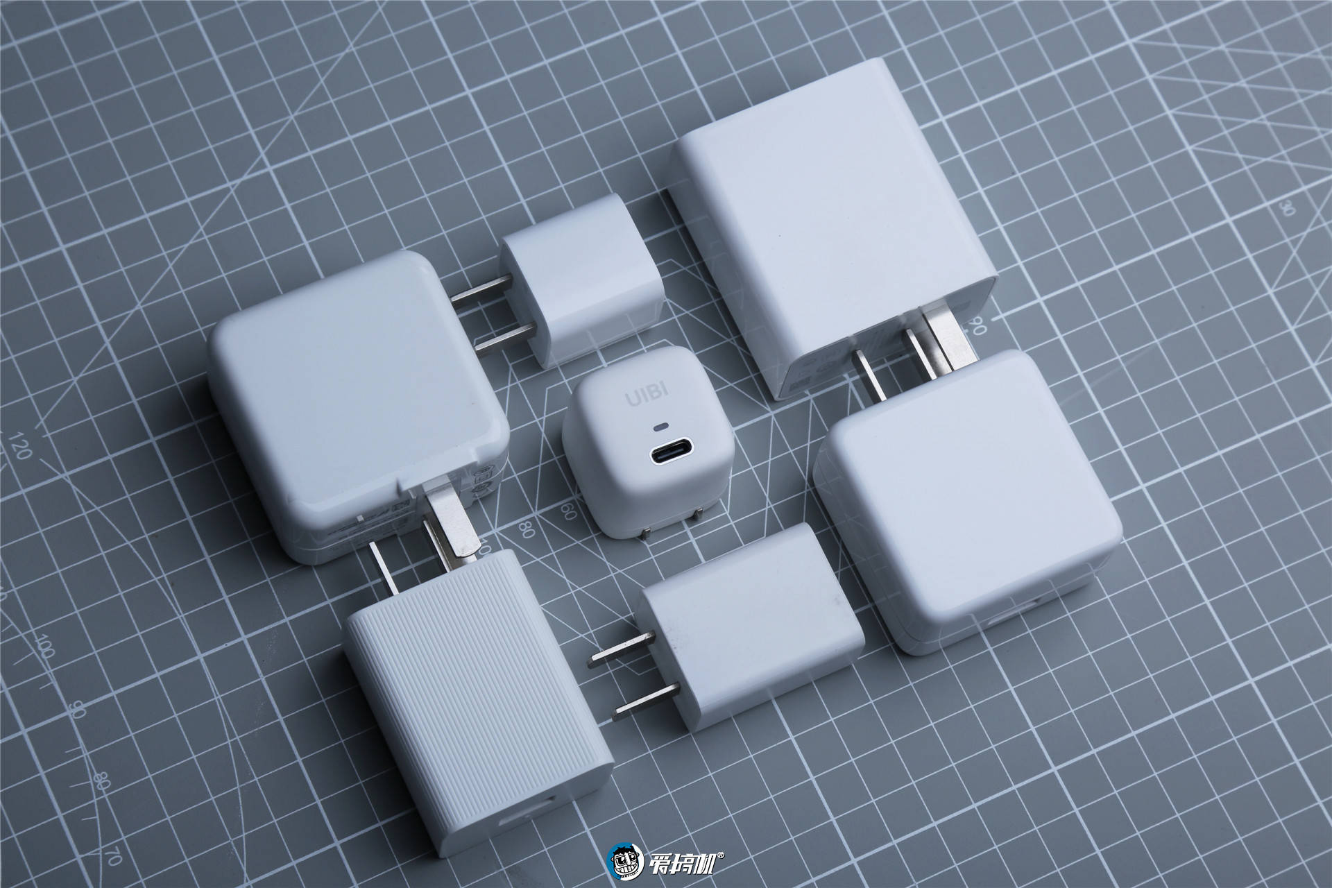 评测|轻奢便携 柚比18W PD迷你快充头评测