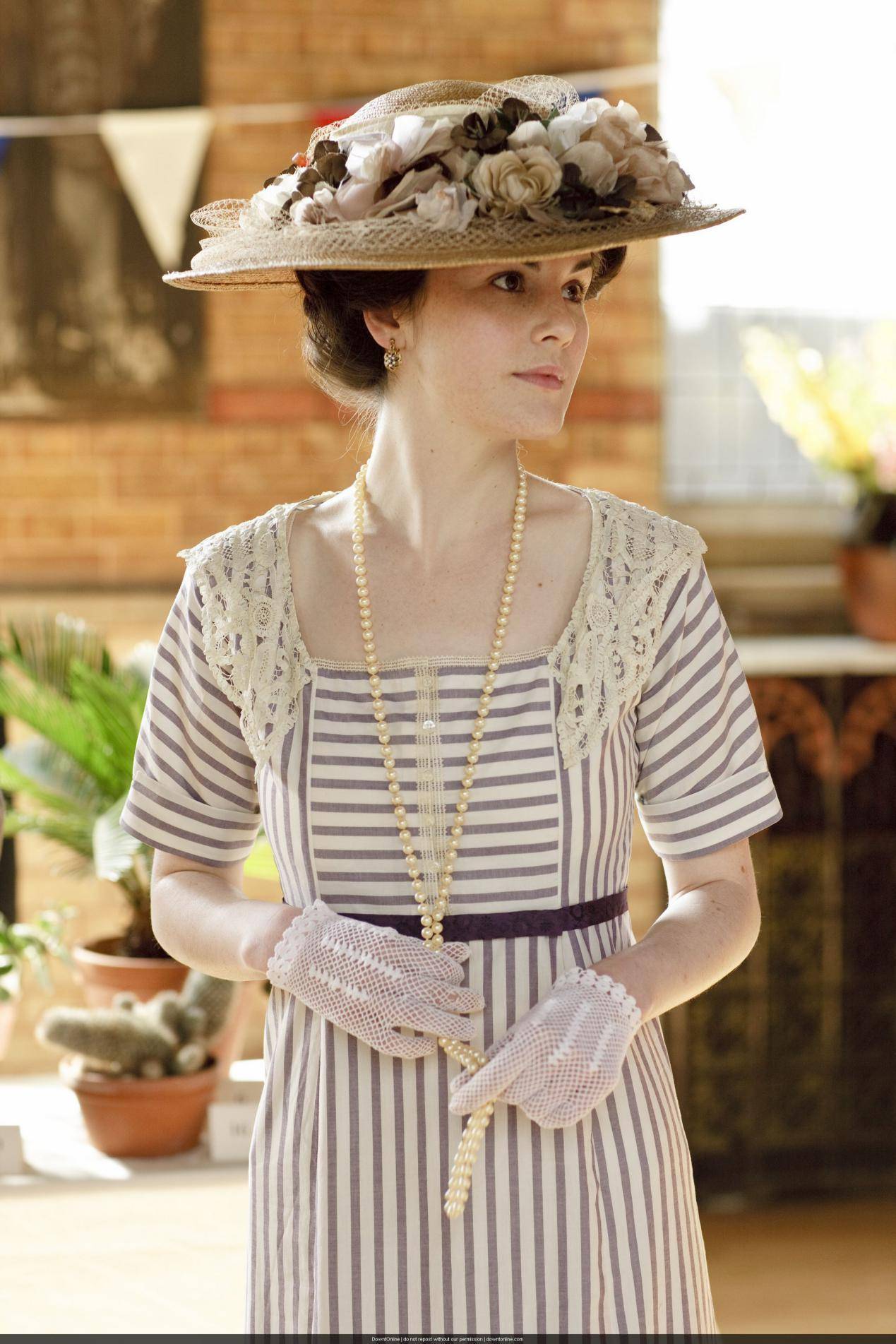 造型|美剧里的复古味，哪个造型你最中意？