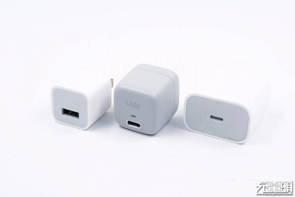 测评盘点|什么是小冰块？UIBI柚比 18W PD充电器评测