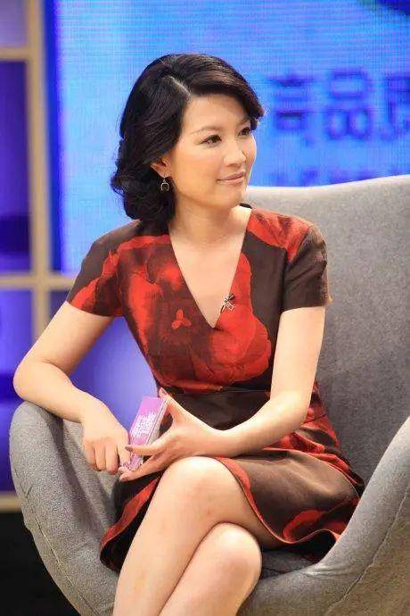 东方|原创美女主持陈蓉，21岁入行，花22年爬上“东方卫视一姐”宝座