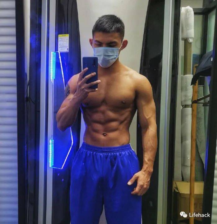 小哥|上海漫展筋肉男引发舔屏,这肉体太野了