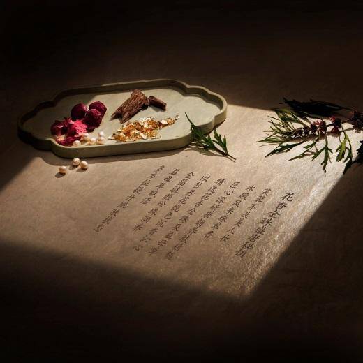 肌肤|不要被美白冲昏了头，夏季才是稳固年轻态的制胜关键