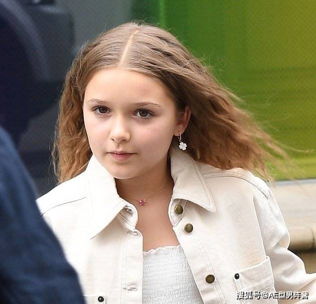 七公主|“小七公主”和哥哥出门！过完9岁生日后，变成了都嘟嘟可爱少女