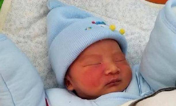 为什么会有胎记 e599d1d2c8464a438e26e5e75116bd47.jpeg