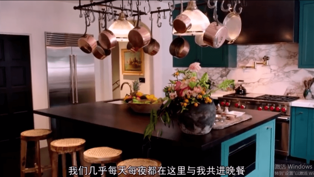 豪宅|连浴缸都是黄金的？肯豆最新曝光的上亿豪宅里，竟然惊现东北酸菜缸！