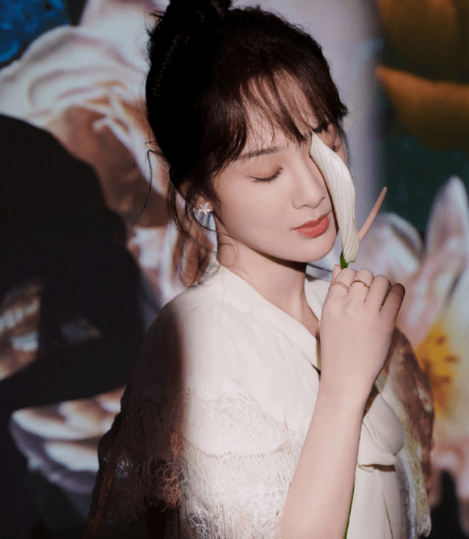 容貌|杨紫到底经历了啥？“消失”3个月容貌发生大变化，美成Lisa