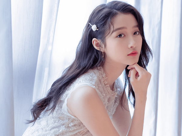 仙女|本以为关晓彤只适合做仙女，当她穿上黑暗系服装，才知道她有多百变