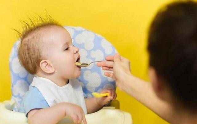 孩子|邻居建议赶紧去医院检查,医生:再迟一点就晚了儿子在电梯放屁