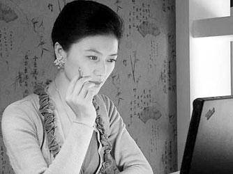 她当红时怀孕，为百亿富豪老公守寡5年，今45岁和女儿同框像姐妹