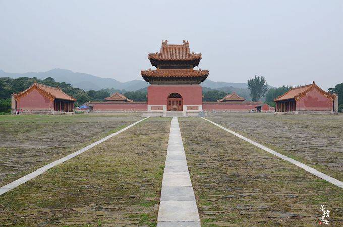 陵墓|探访清东陵，这座陵墓埋葬了一位皇帝，四位皇后，四十八位嫔妃