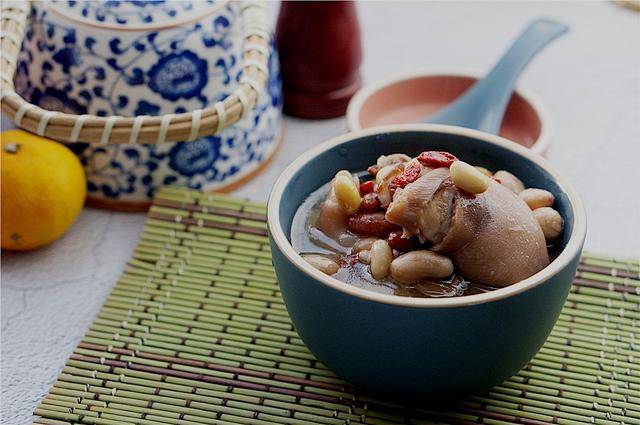 猪脚炖什么好一点 08238d88708c47a59f3d07675817c7b6.jpeg