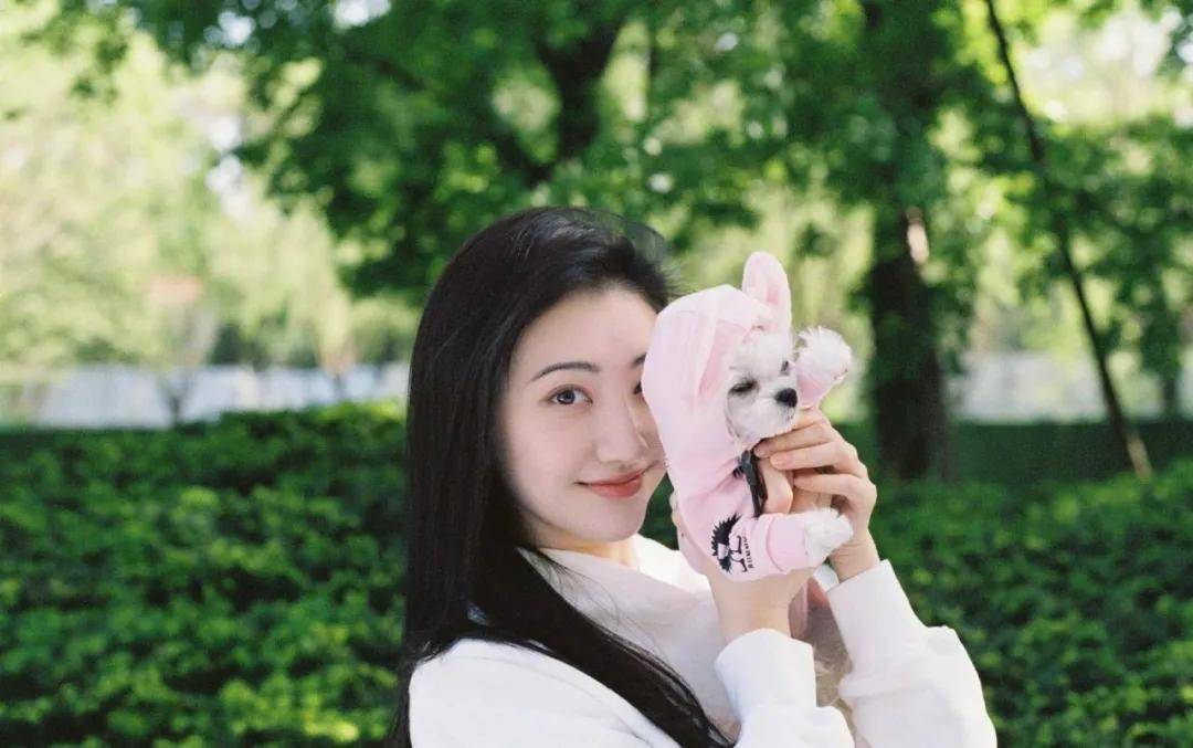 原创景甜自曝整容失败，变表情包差点抑郁，耿直发言太圈粉
