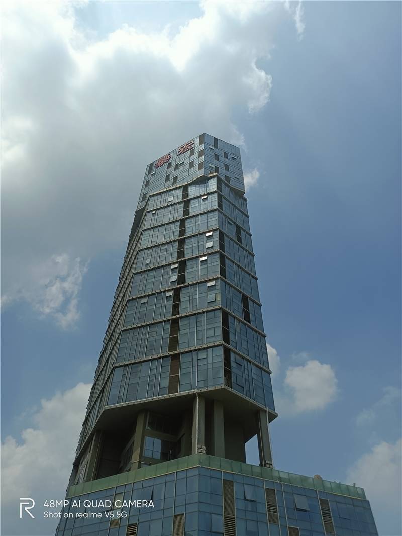 天玑720中端王炸!realme真我V5首发评测