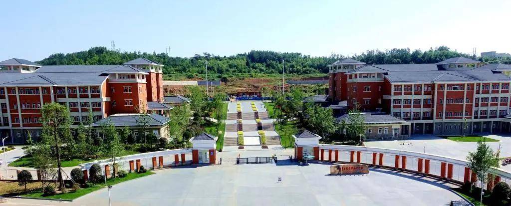 医学|四川有所“中医药”命名的老牌医学高校！已培养近10万名医药卫生专业人才