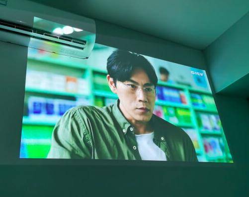 散散步|小米十周年雷军不幸福？网友调侃天天晒手机和电视，喝喝咖啡散散步多幸福