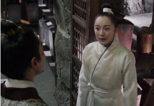 营销|杨幂发际线露出来了,至少很真实,没营销自己天生头发多!