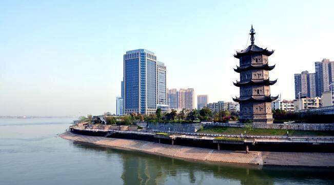 镇江gdp2020年_镇江金山寺(3)