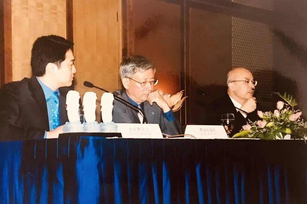 故事传记|董嘉耀：他是一个智者，一个长者，一个善者