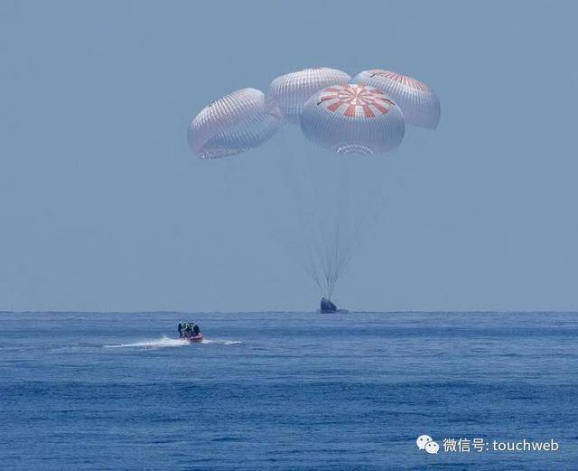 SpaceX|SpaceX载人龙飞船返回地球：马斯克再次创造航天历史