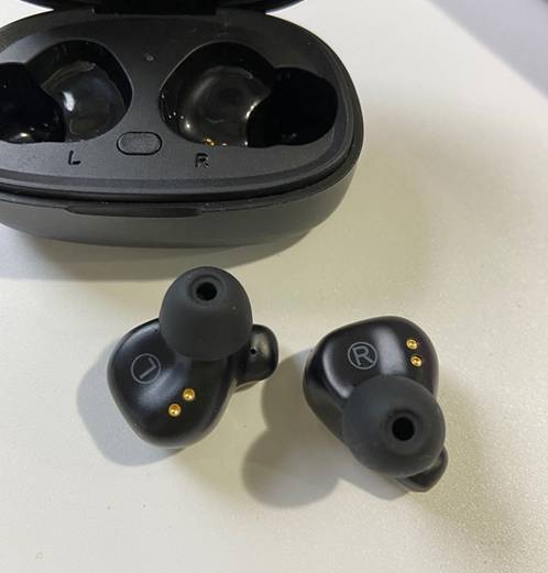 怎样使用蓝牙耳机接听电话 e45f2b72cbf64b67adeaf26e789b62aa.jpeg