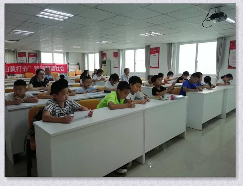 公益课堂|江津区桥南社区联合社工开展暑期公益课堂