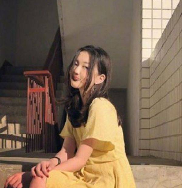 衣品大|李嫣恢复后衣品大提升！高冷气质酷似王菲，又一宅男女神诞生