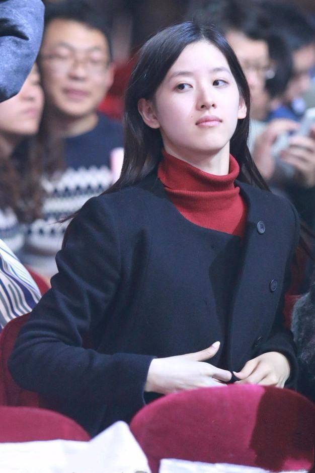 漂亮|章泽天素颜真不漂亮,但能大方面对镜头,就看得出她很自信!