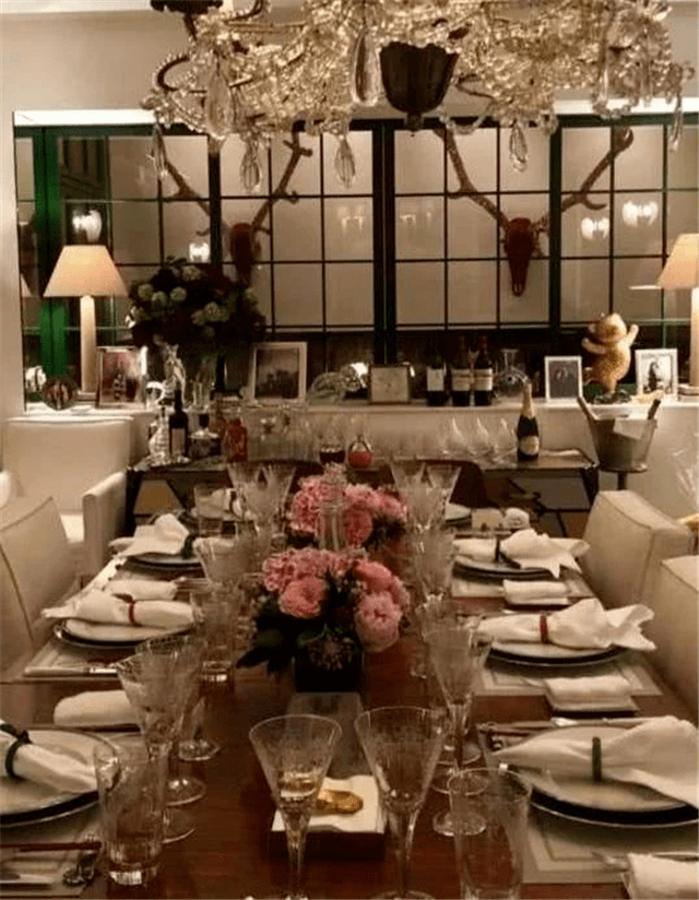 口罩|刘嘉玲晒自拍秀珠宝口罩，镶满钻石在灯光照射下闪闪发光