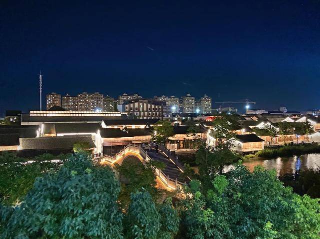 iPhone|有了这软件，旧 iPhone 终于也能拍超级夜景了