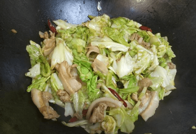 手撕包菜怎么炒不出水 07a77545b14a4bc2a7277732ea695629.png