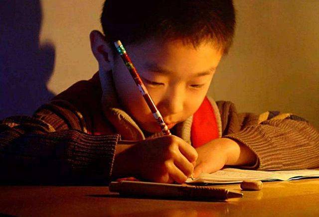 孩子|这些陋习是孩子的“身高杀手”，家长要尽早帮他改正生活中