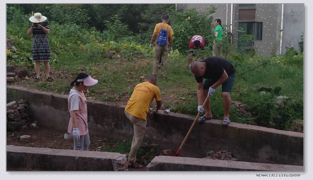 环境卫生大整治|江津区桥南社区组织辖区单位和志愿者进行环境卫生大整治