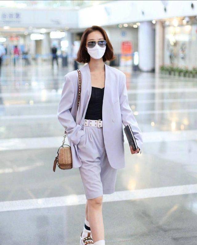 运动内衣配什么裤子最好看 e961d49157784c97910f1a9e0713fce2.jpeg