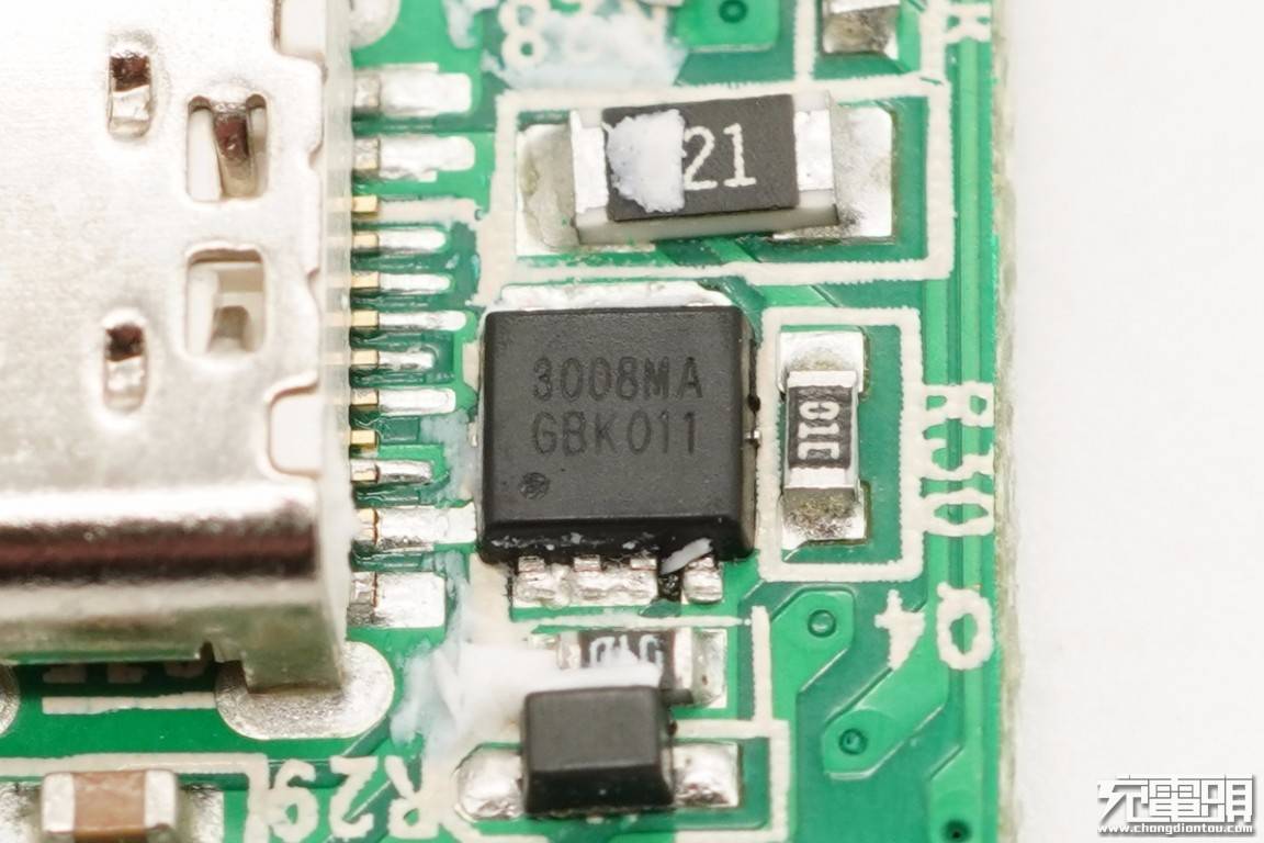 测评盘点|拆解报告：ROCK洛克65W USB PD氮化镓快充充电器