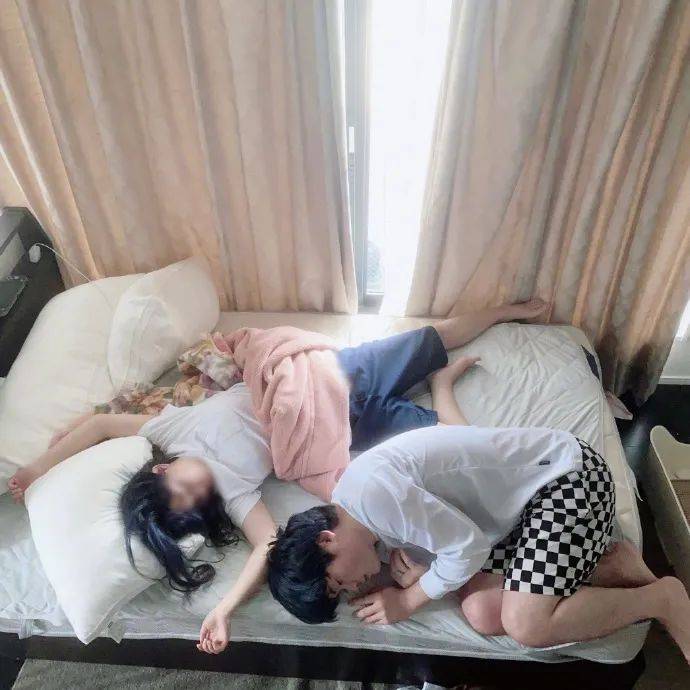 感觉|夏日女友睡相