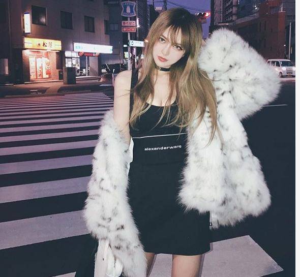 富婆|网红变富婆?周扬青为名下店铺做宣传,一件T恤卖价上万还秒光