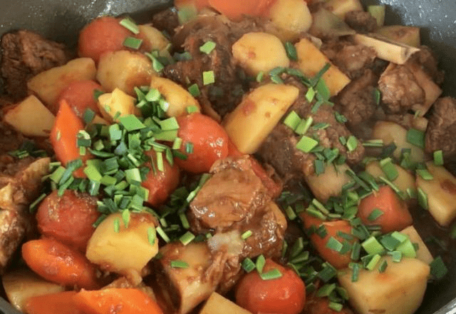 什么炖牛排骨 9248d6a1cbb543b787c22d7c72e8e148.png