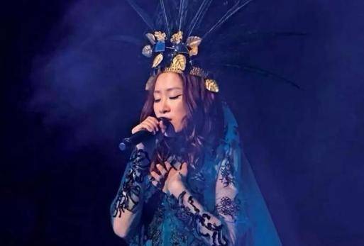 她是林夕最想拯救的歌手，张学友也偏爱于她，
