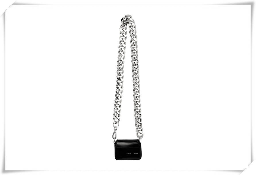 Wallet|极简设计中展现不羁性格:帅气女生怎能错过这几款KARA的链条手袋