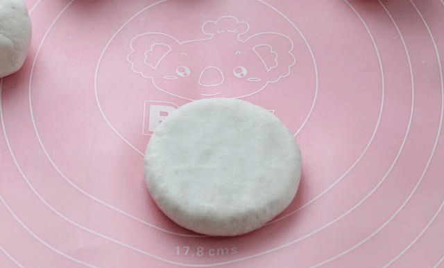 糯米粉怎么和面才能做成饼 9e46cf89dae8444a8577cd6f24d751cc.png