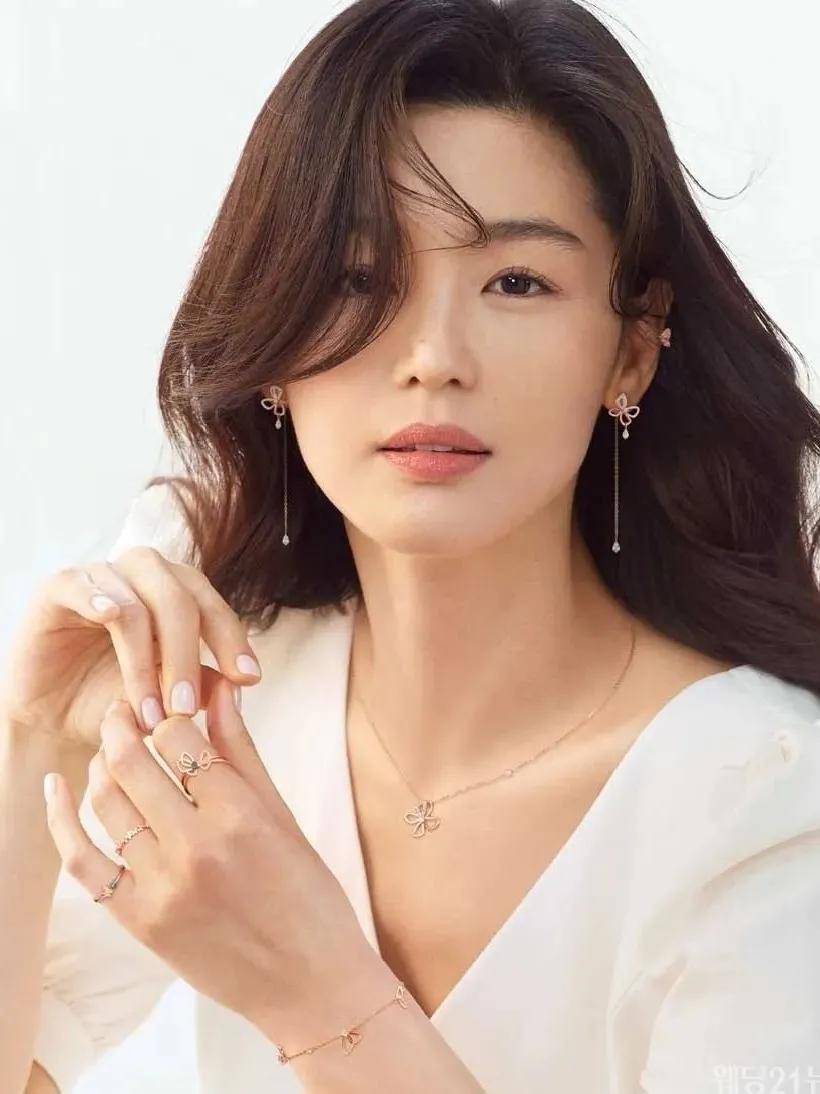 珍珠|宋慧乔、全智贤、孔孝真，韩国女神都有什么扮靓小心机？