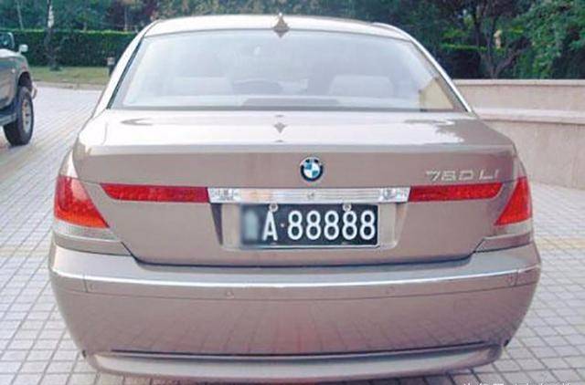 跑车的车牌号码 6e1a6a03354d46f89eba683b0847affa.jpeg