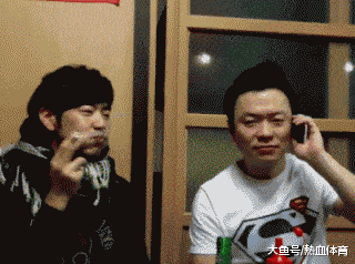 搞笑gif:本想展现一下男人魅力可是实力不允许呀
